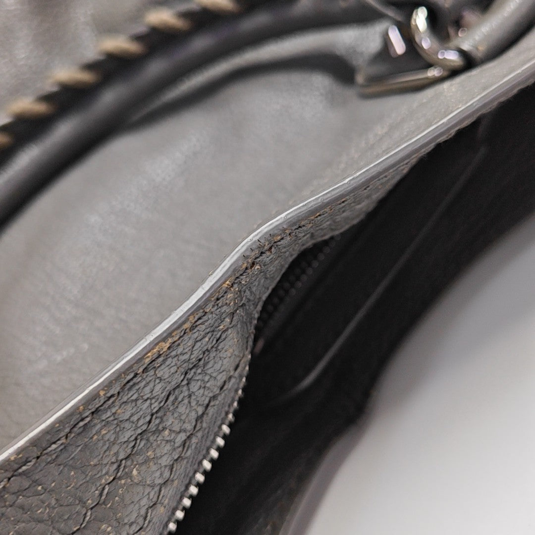 Bolso Classic Metallic Edge City Mediano de Piel de Cordero Gris