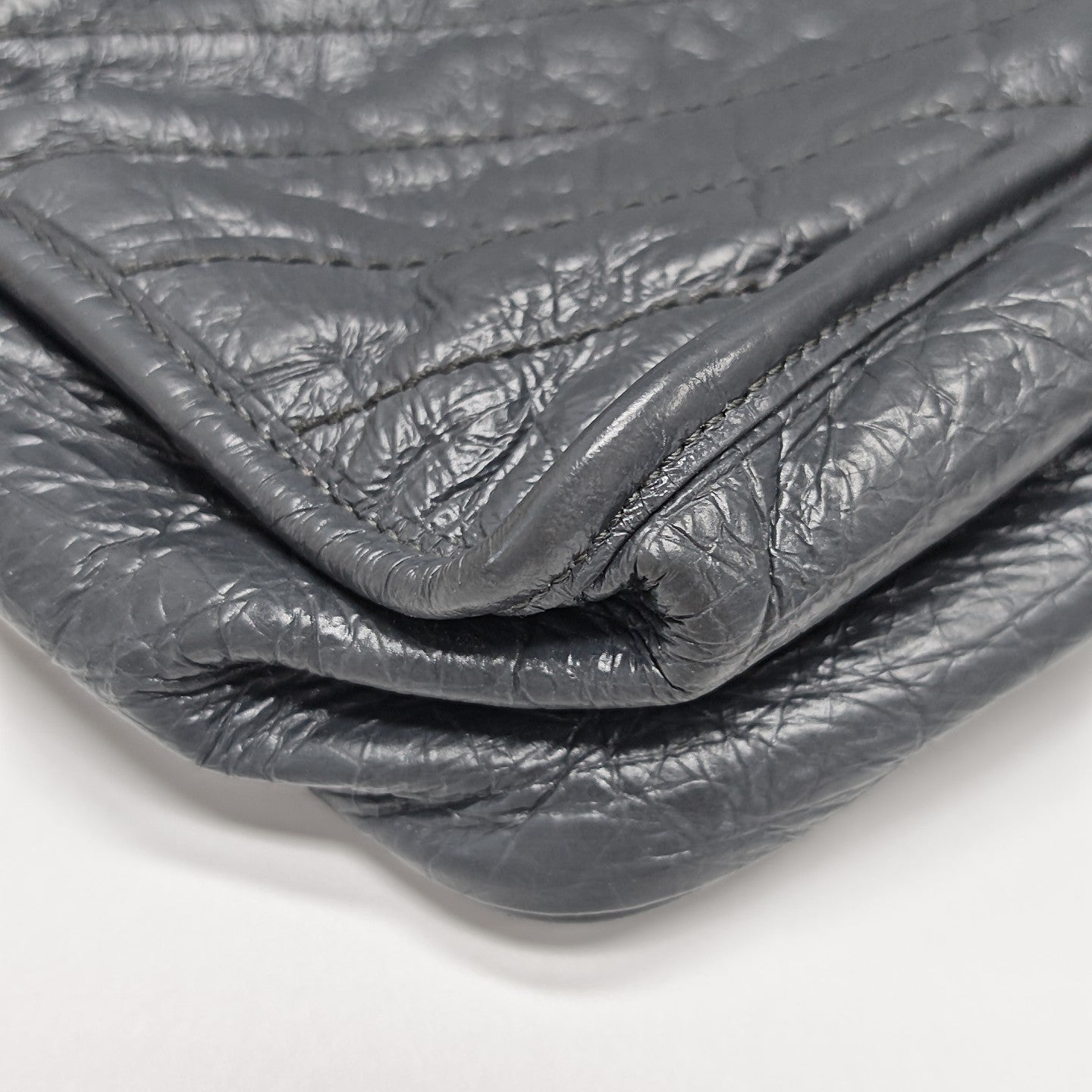 NIKI Medium Chevron Calfskin Gray