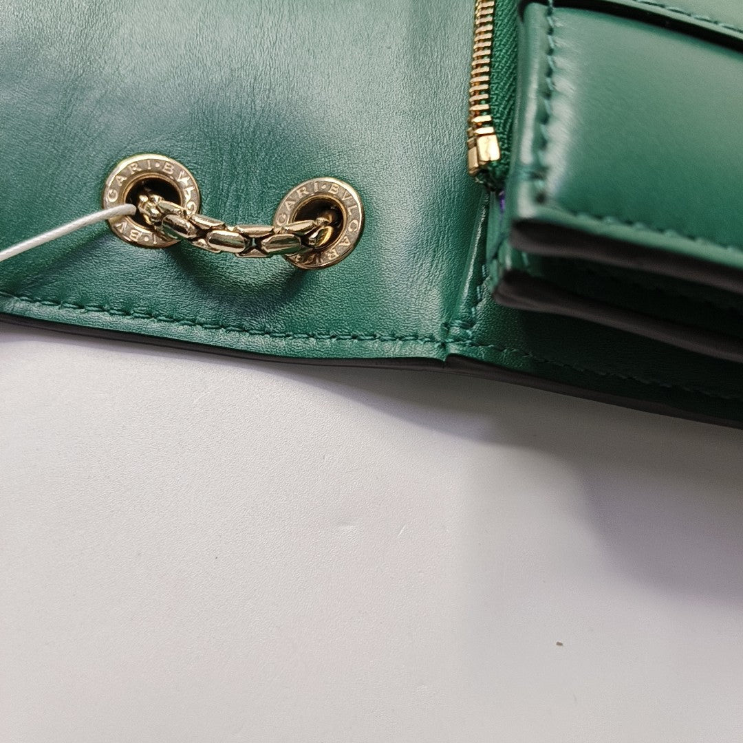 SERPENTI FOREVER Medium Calfskin Green