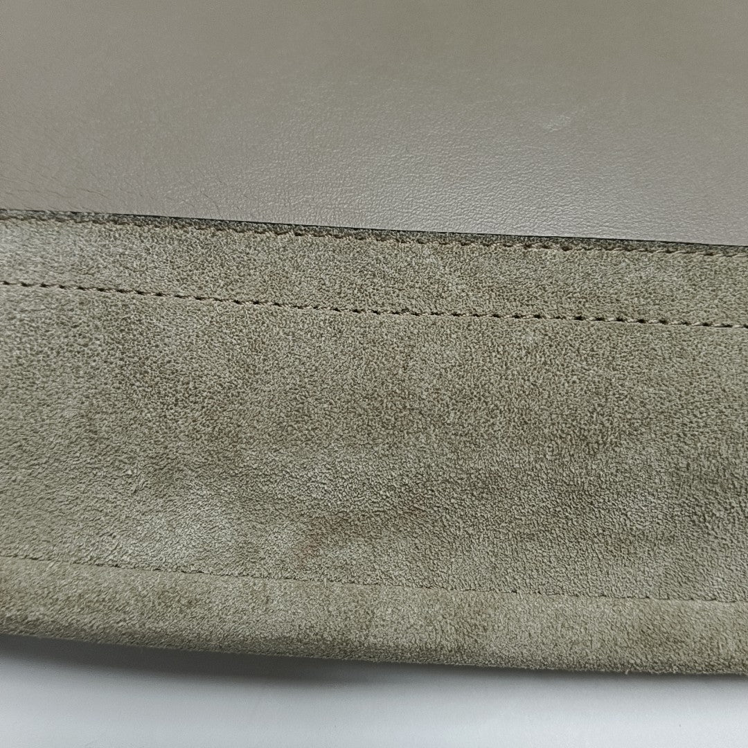 Faye Medium Calfskin Gray