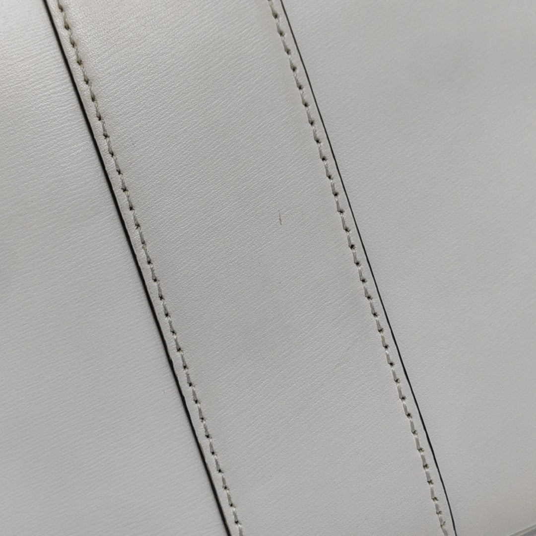 Arli Small Calfskin White