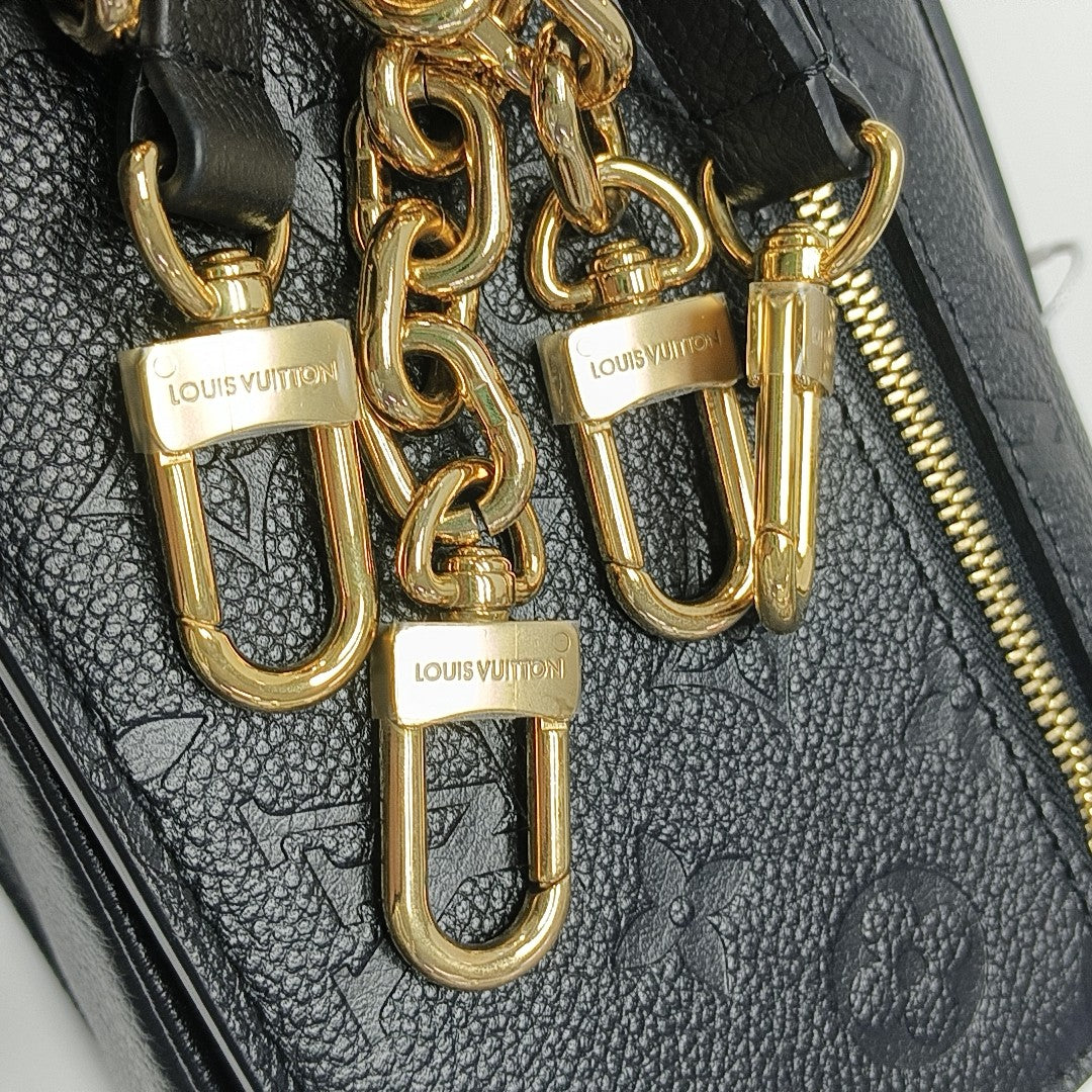 MÉTIS EAST WEST Monogram Calfskin Black