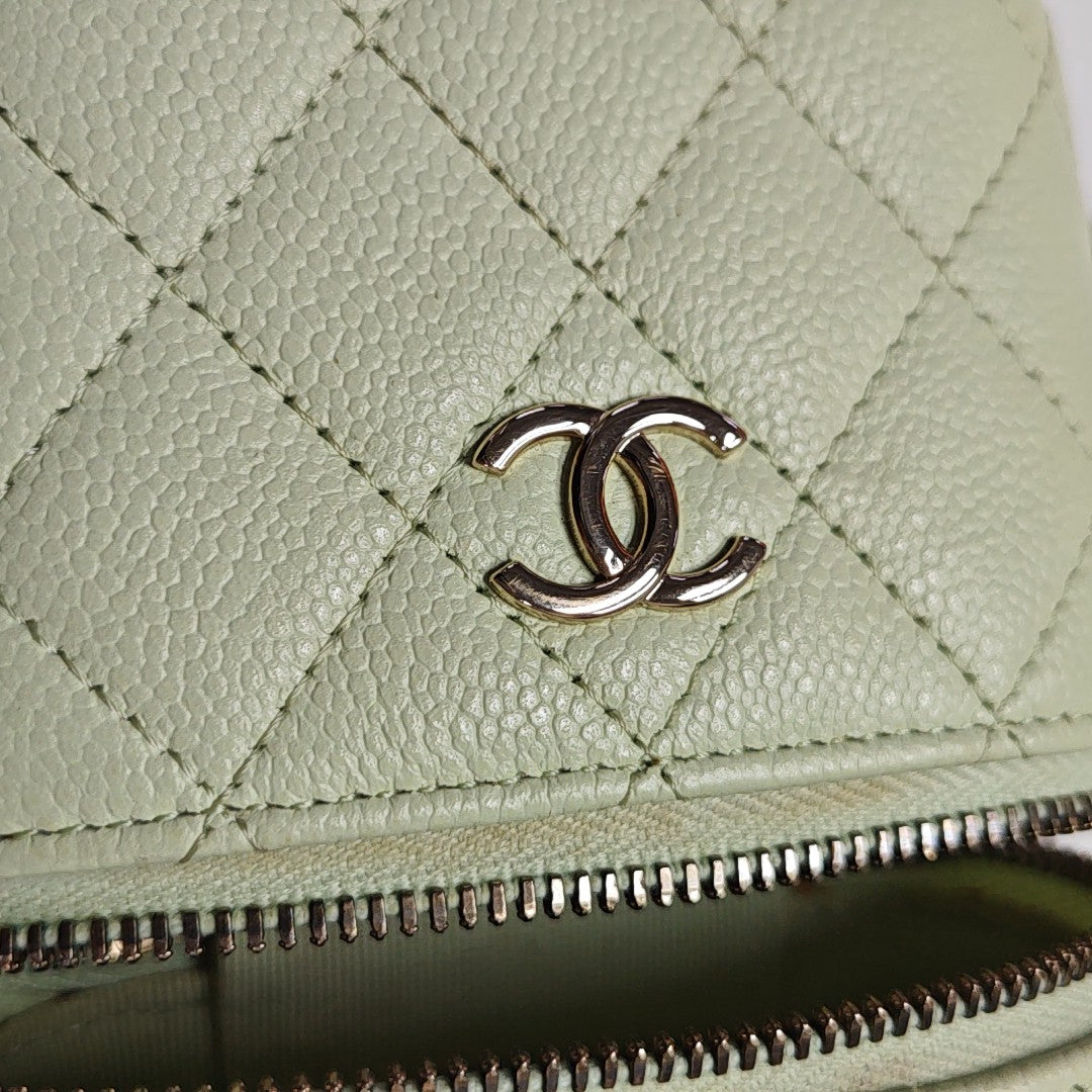 VANITY CASE Mini Quilted Grained Calfskin Green