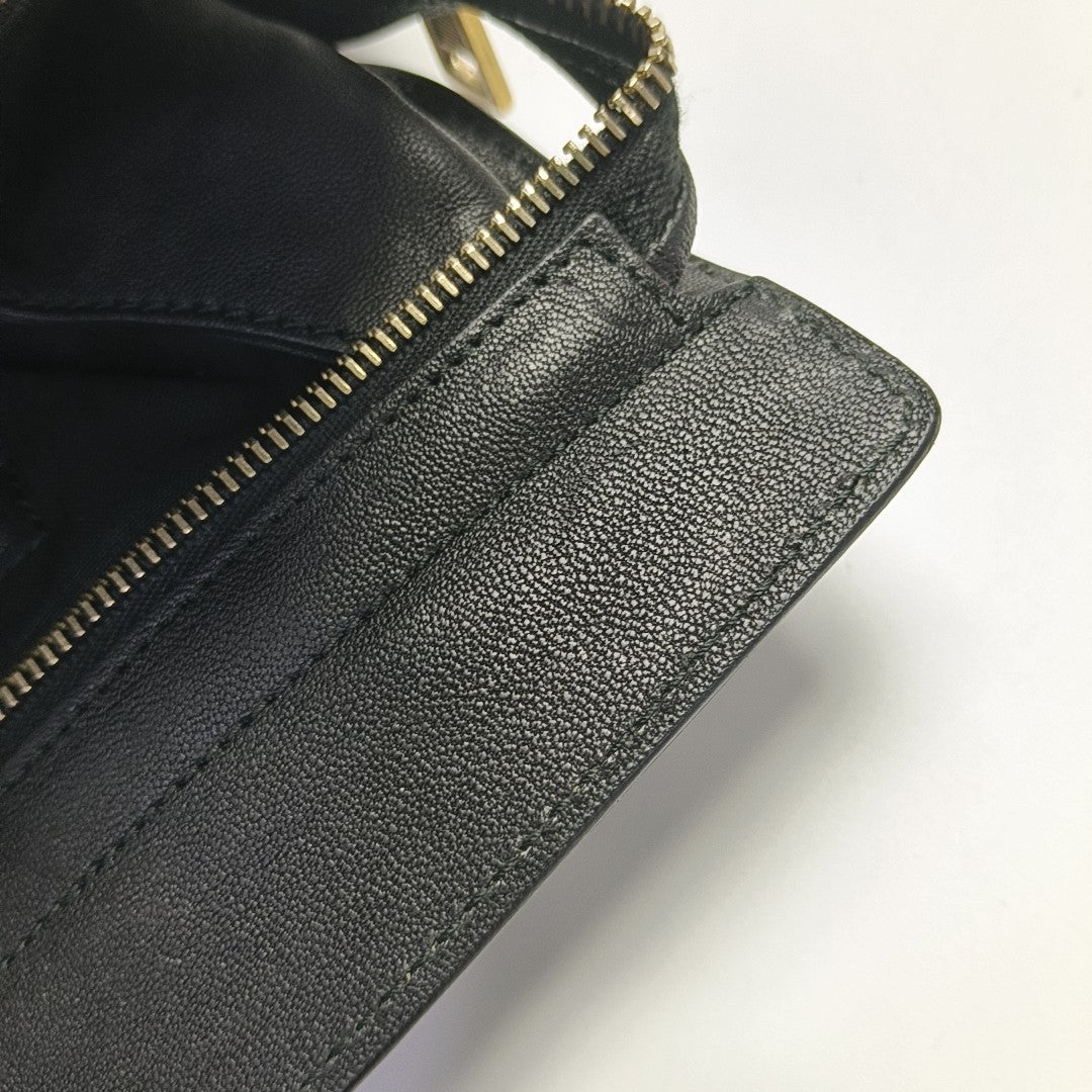 CHYC Y LIGNE Large Calfskin Black