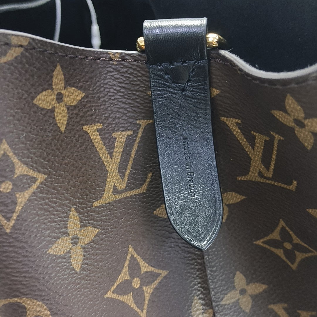 NÉONOÉ MM Monogram Coated Canvas Brown