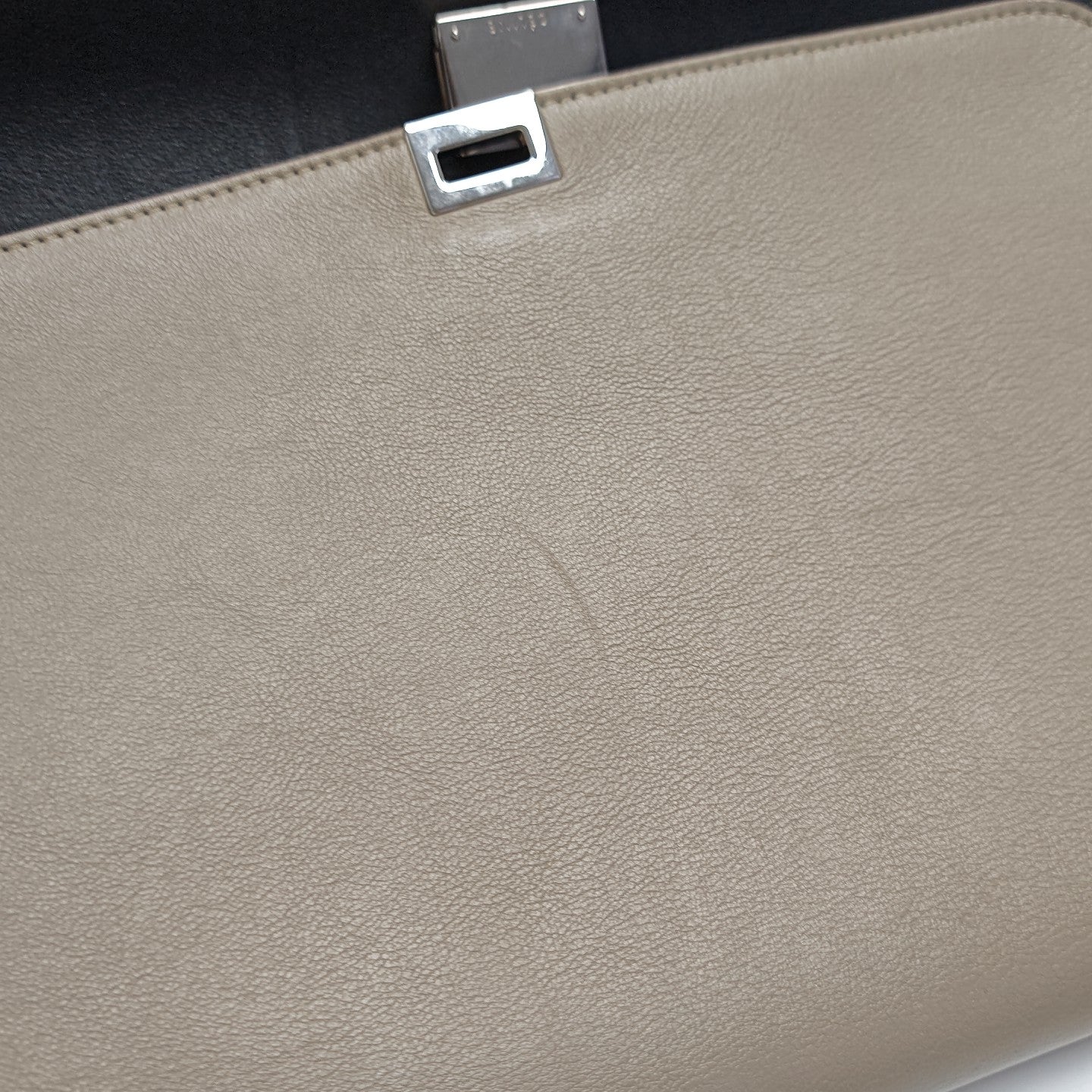 TRAPEZE Medium Calfskin Black