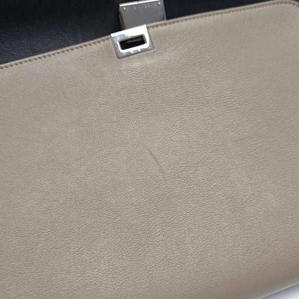 TRAPEZE Medium Calfskin Black