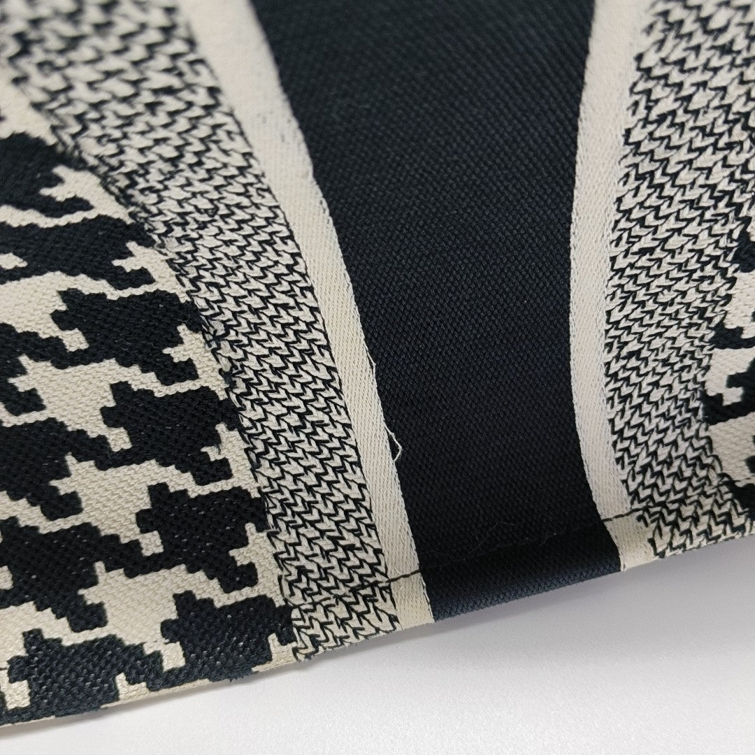 Book Tote Medium Fabric Black