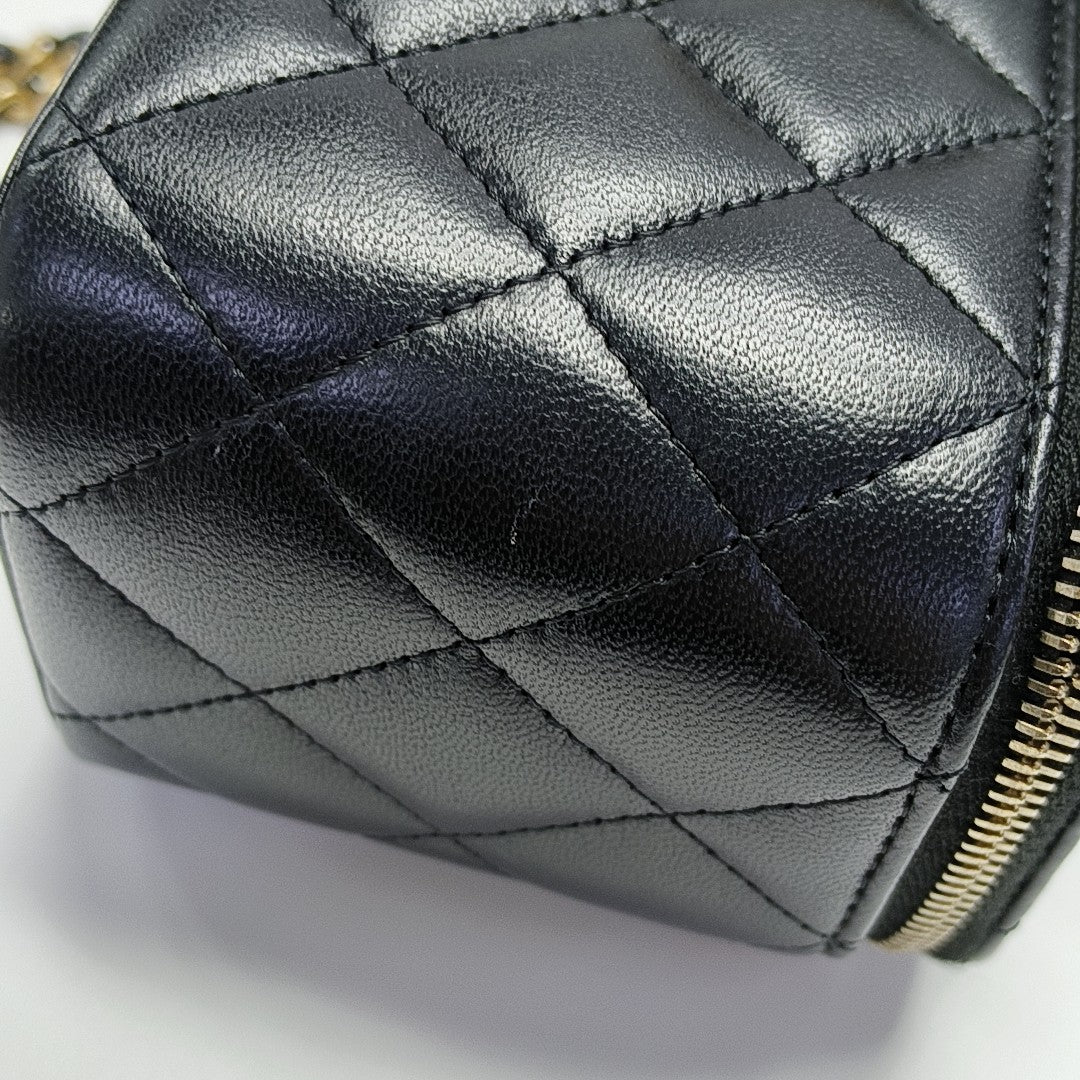 VANITY CASE Small Quilted Lambskin Black