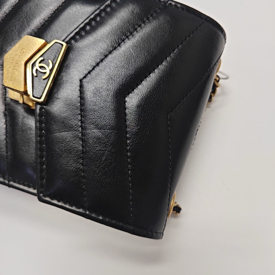 Chevron Calfskin Shoulder Bag Black