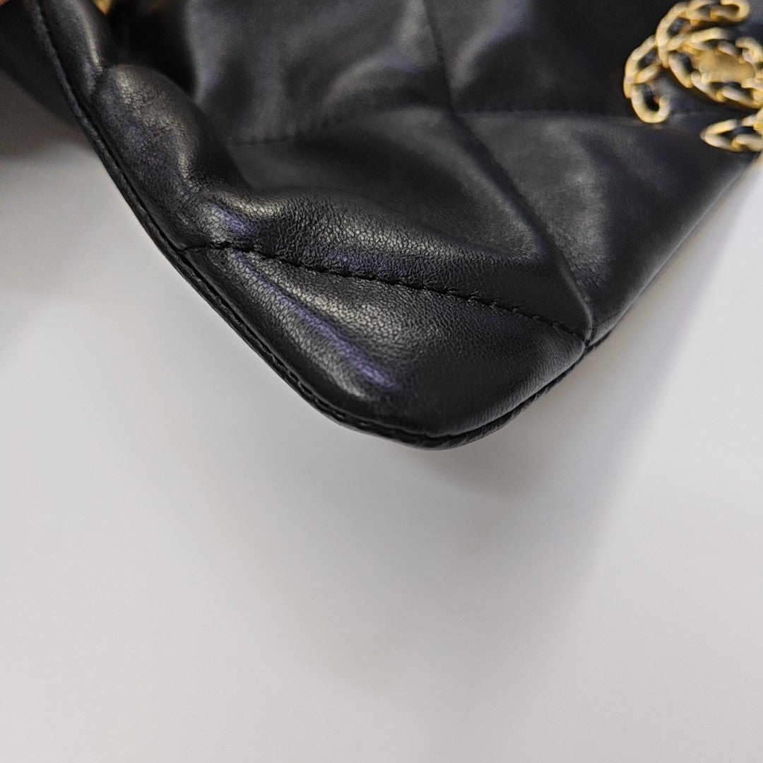 CHANEL 19 Medium Quilted Lambskin Black