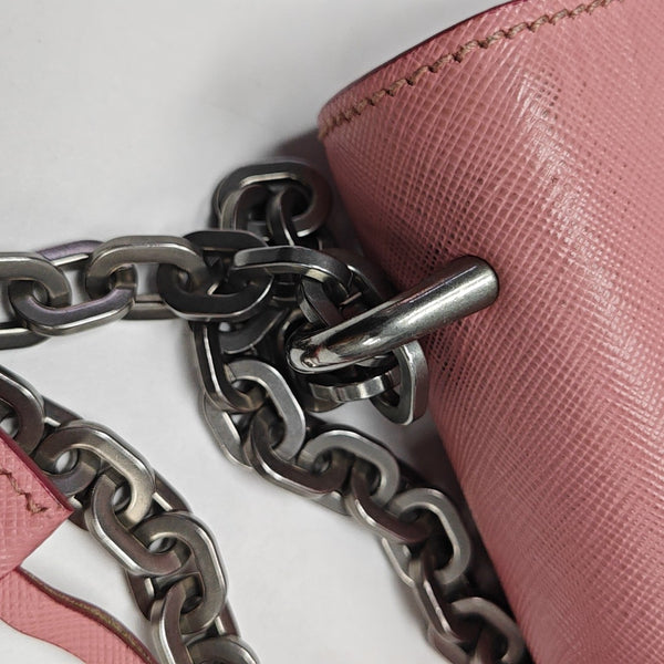 Closure Saffiano Calfskin Pink