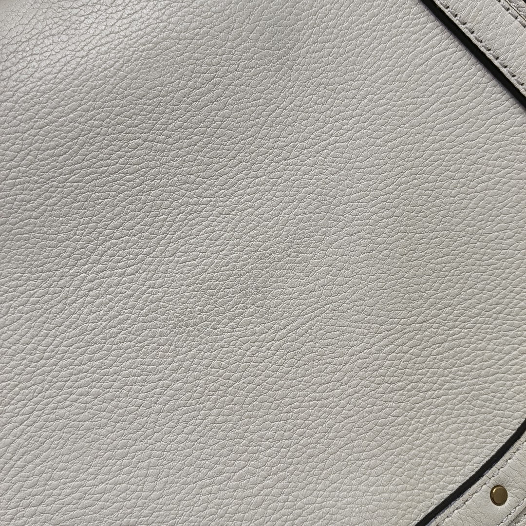 Nile Medium Calfskin White