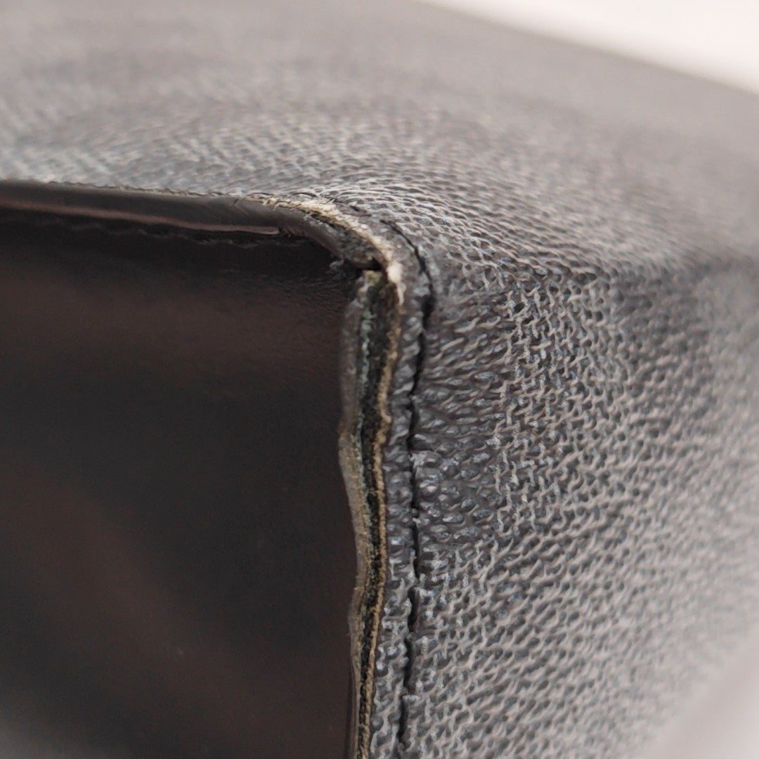 Pochette Voyag MM Damier Graphite Coated Canvas Gray