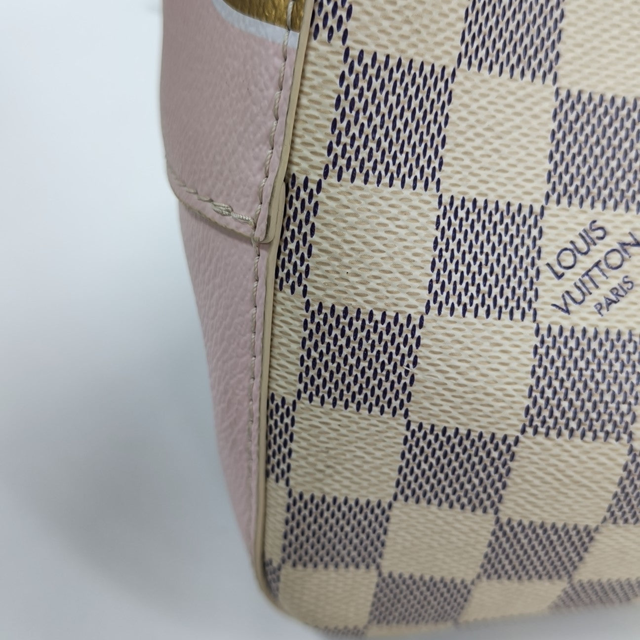 NÉONOÉ MM Damier Azur Coated Canvas White