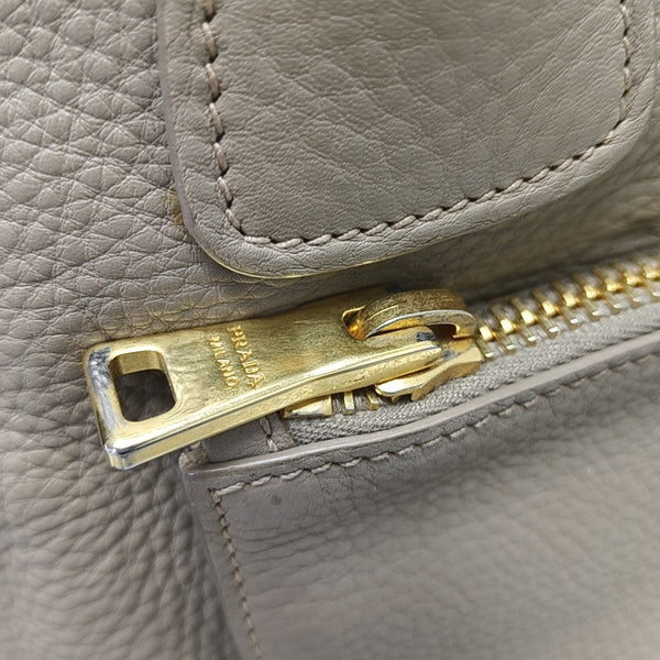Galleria Zip Front Pocket Calfskin Gray