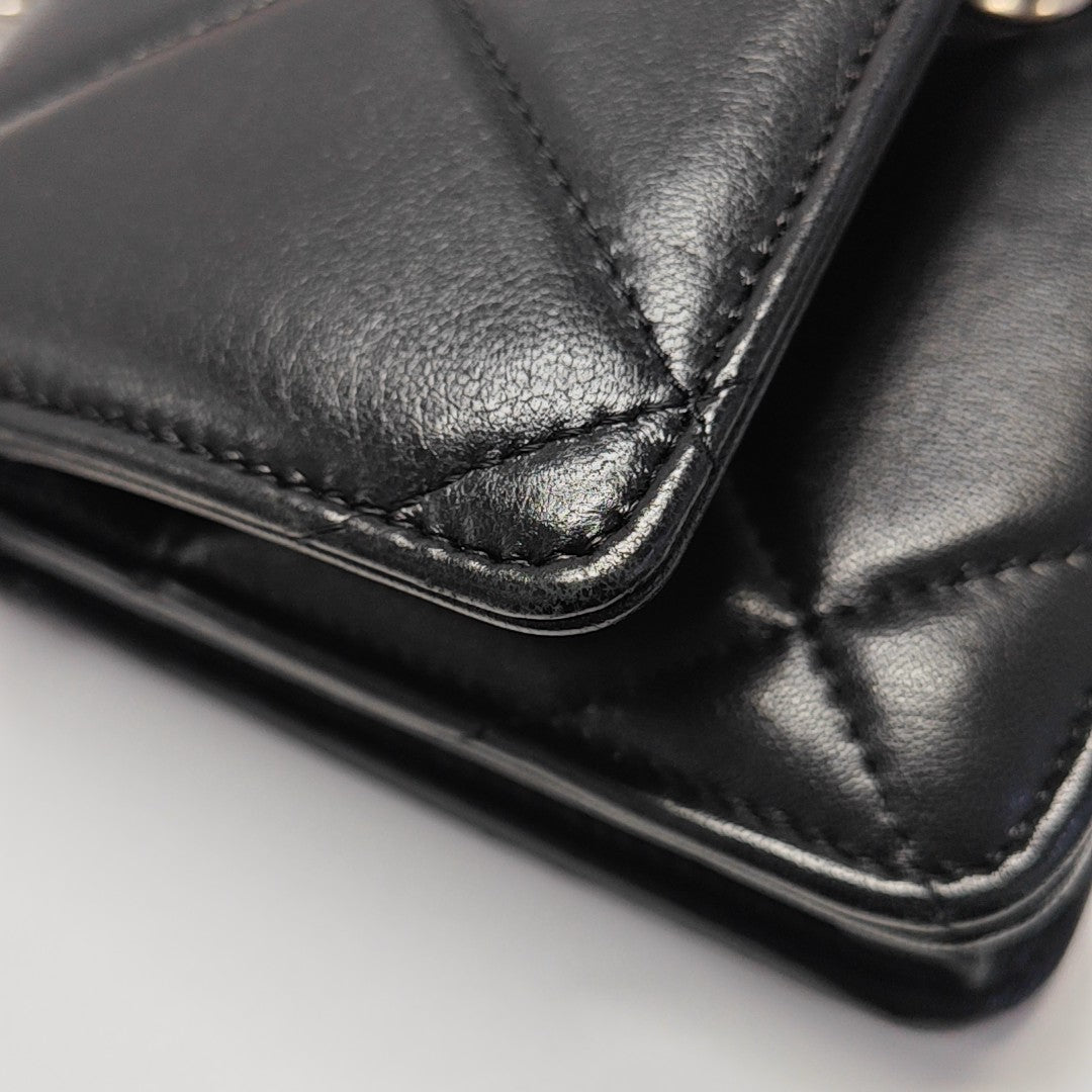 CHANEL 19 Quilted Lambskin Black