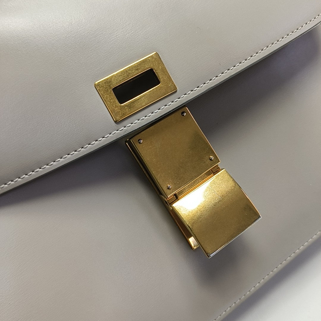CLASSIC BOX Medium Calfskin Gray