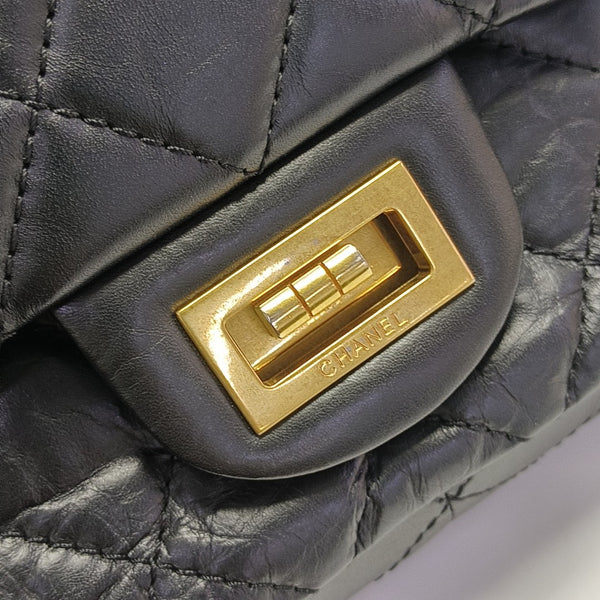 2.55 Maxi Quilted Waxed Cafskin Black