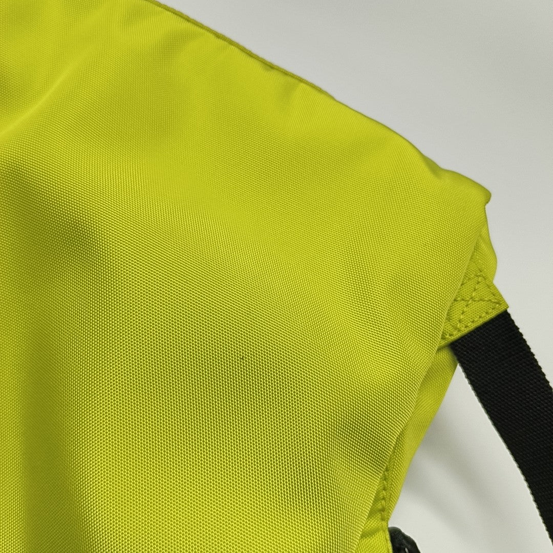 Canvas Green