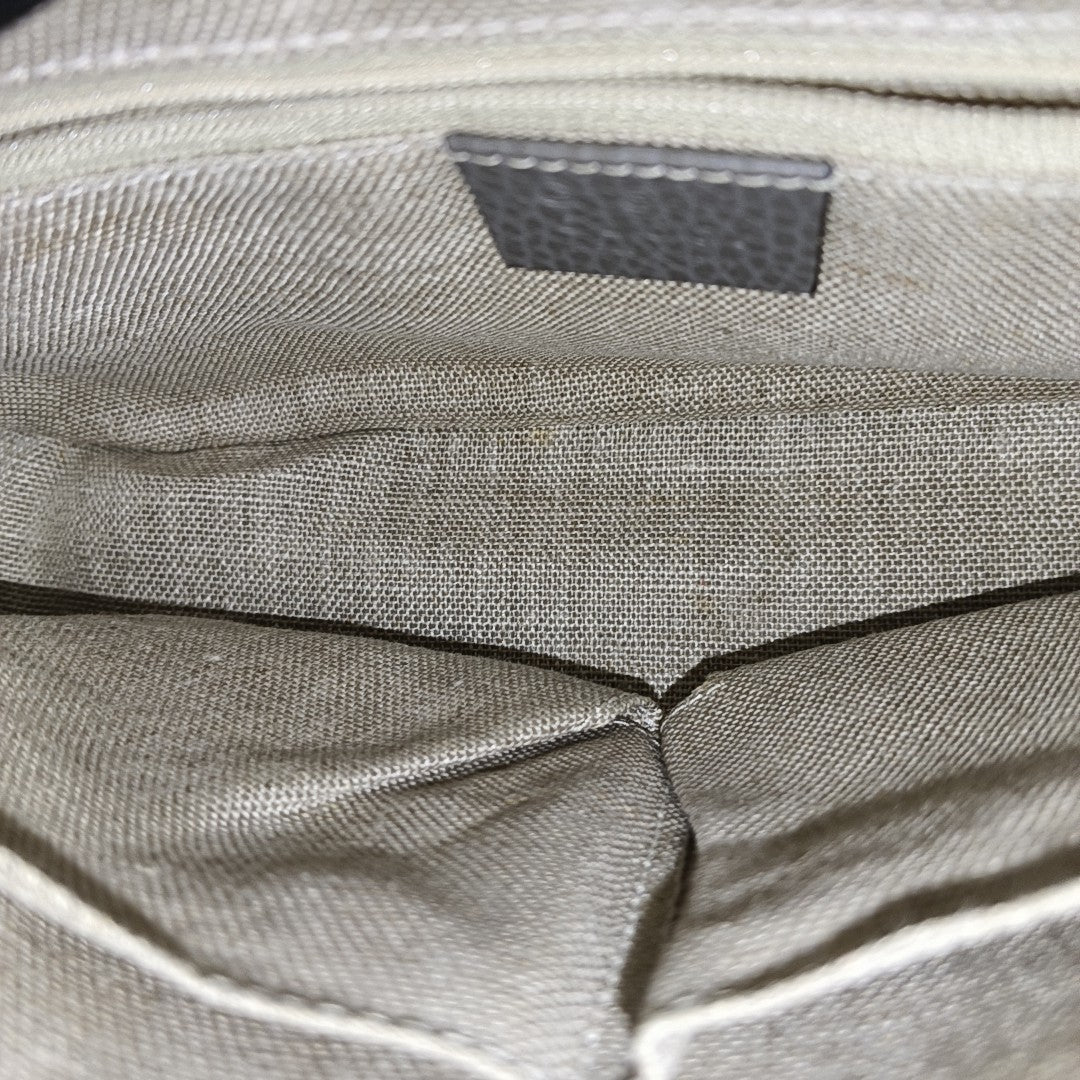 Interlocking G Large Calfskin Gray