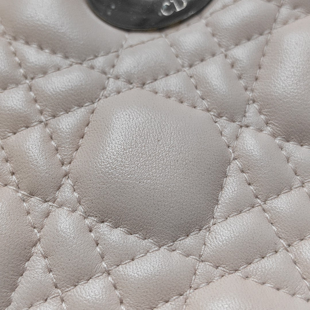Lady Dior Medium Cannage Lambskin Pink