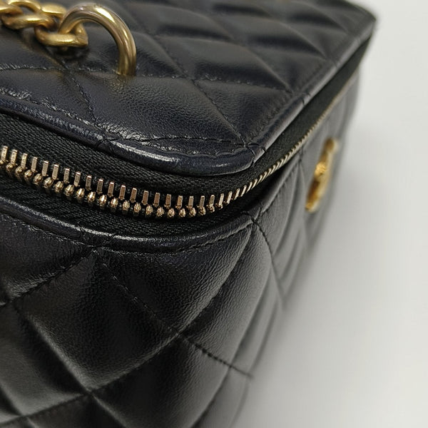 VANITY CASE Small Quilted Lambskin Black