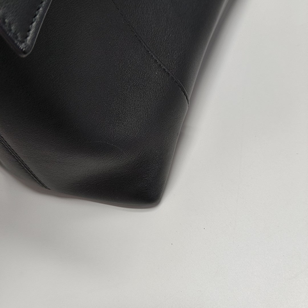 Downtown Medium Calfskin Black