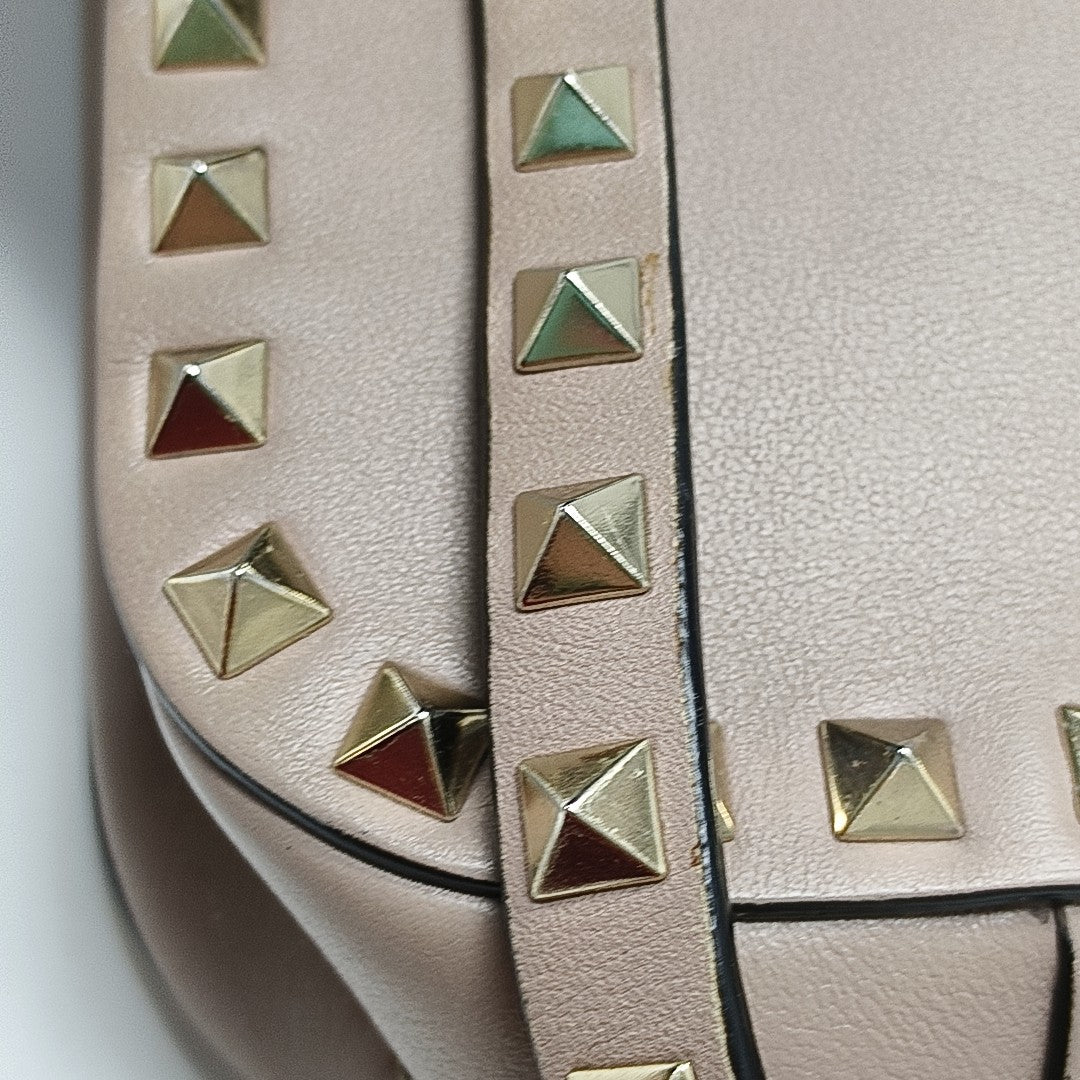 Rockstud Calfskin Beige