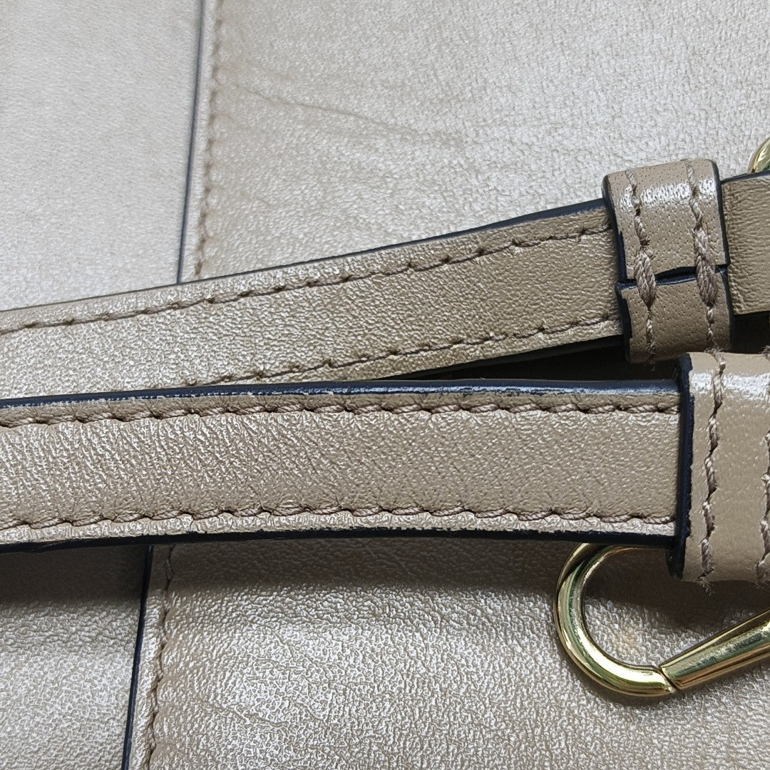 T Pouch Calfskin Beige