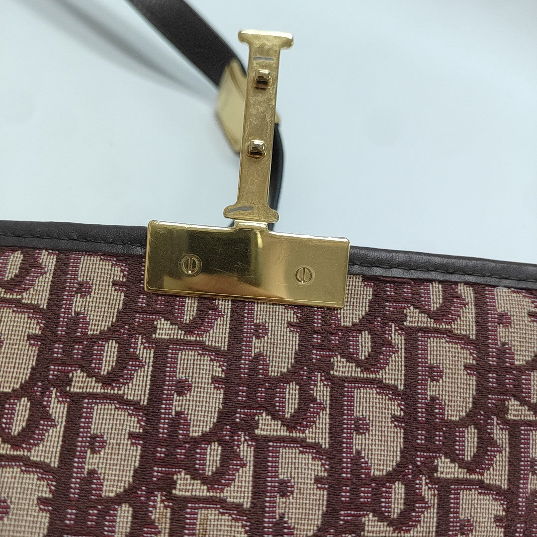 30 Montaigne Oblique Canvas Red