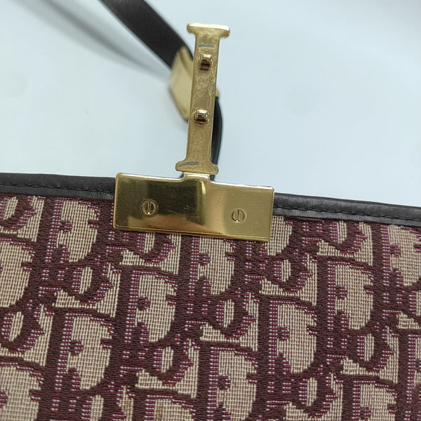 30 Montaigne Oblique Canvas Red
