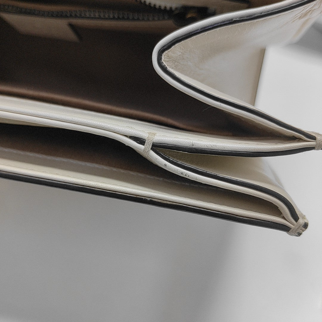 Queen Margaret Small Calfskin White