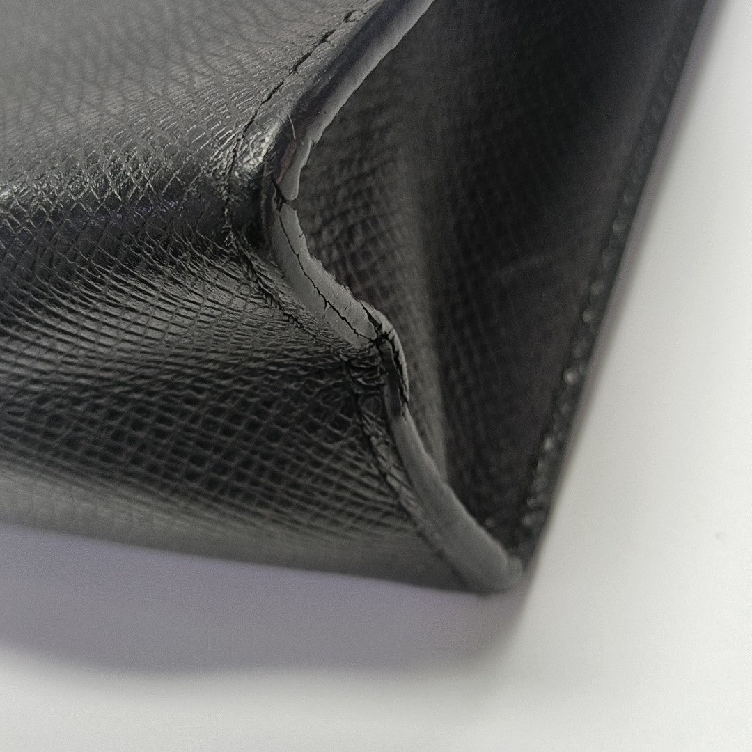 Pochette Voyag MM Calfskin Black