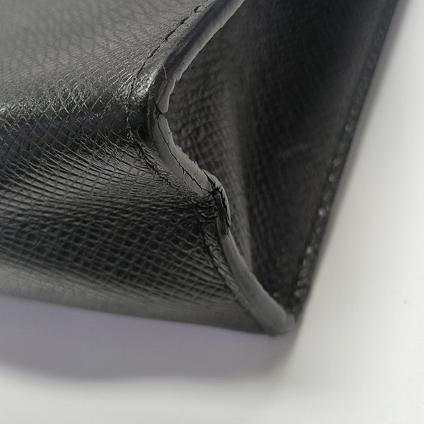 Pochette Voyag MM Calfskin Black