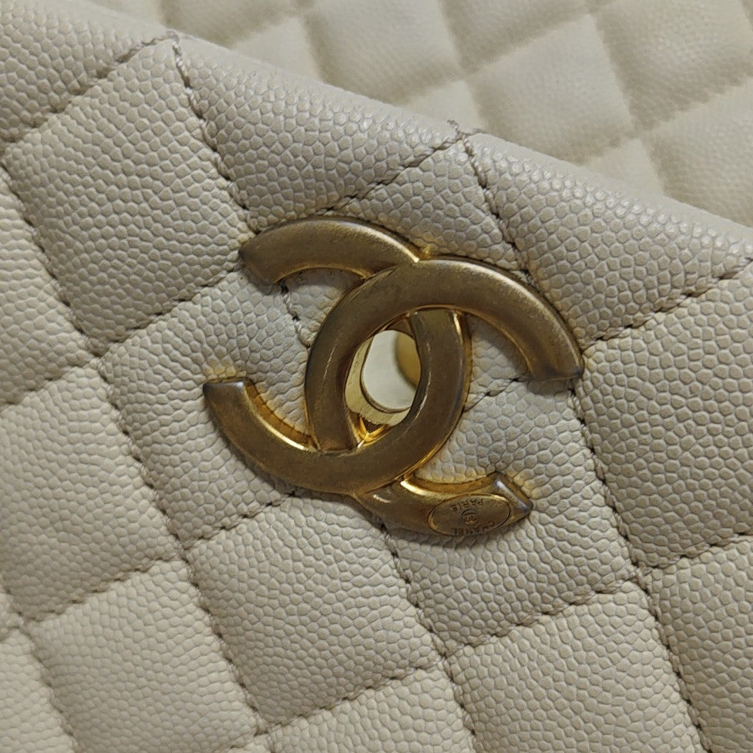 COCO HANDLE Medium Quilted Grained Calfskin Beige