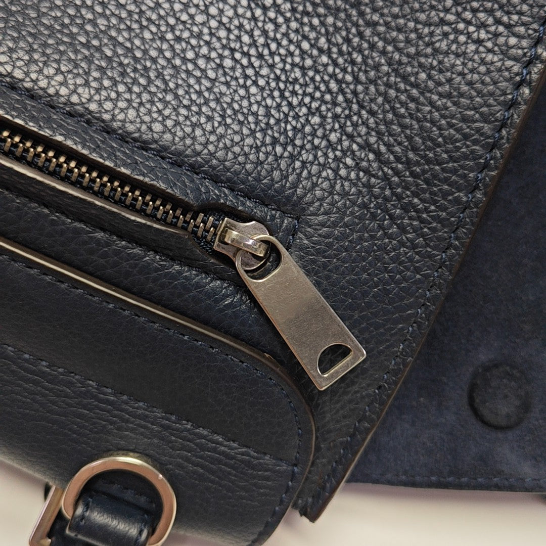 TRAPEZE Medium Calfskin Blue