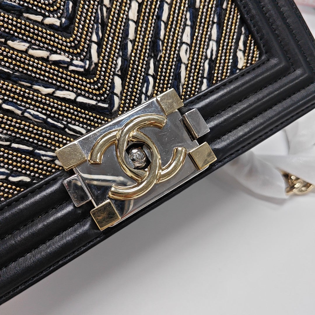 BOY CHANEL Small Chevron Calfskin Black
