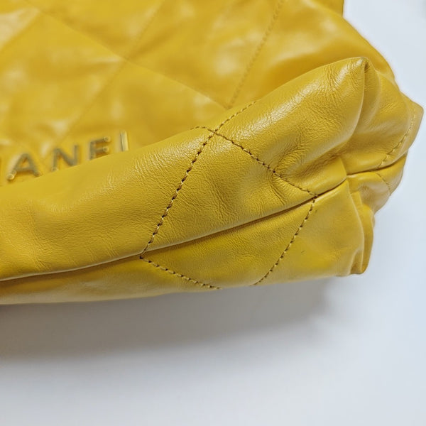 CHANEL 22 Small Quilted Calfskin Yellow