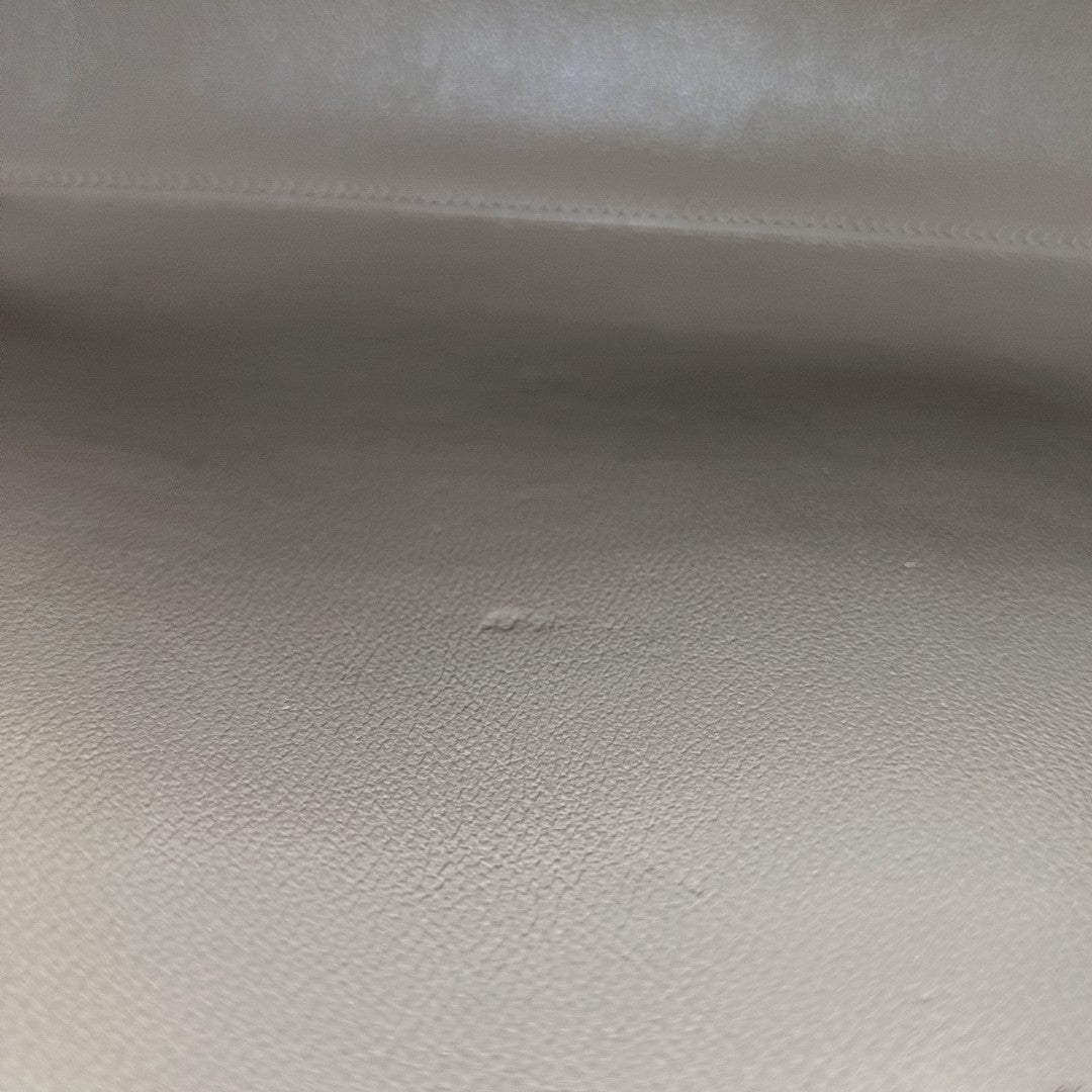 MANHATTAN Medium Calfskin Beige