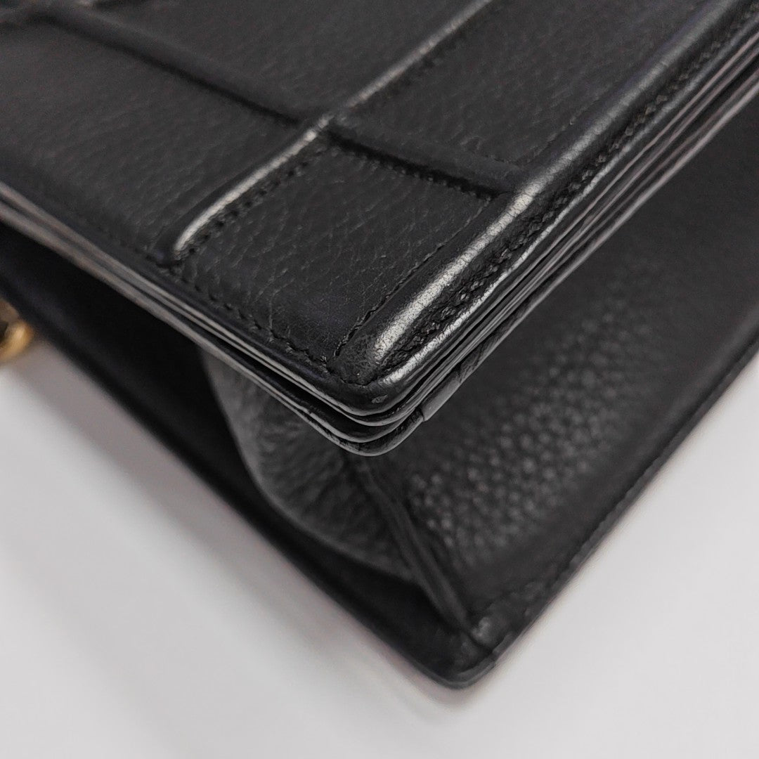 Diorama Medium Cannage Calfskin Black