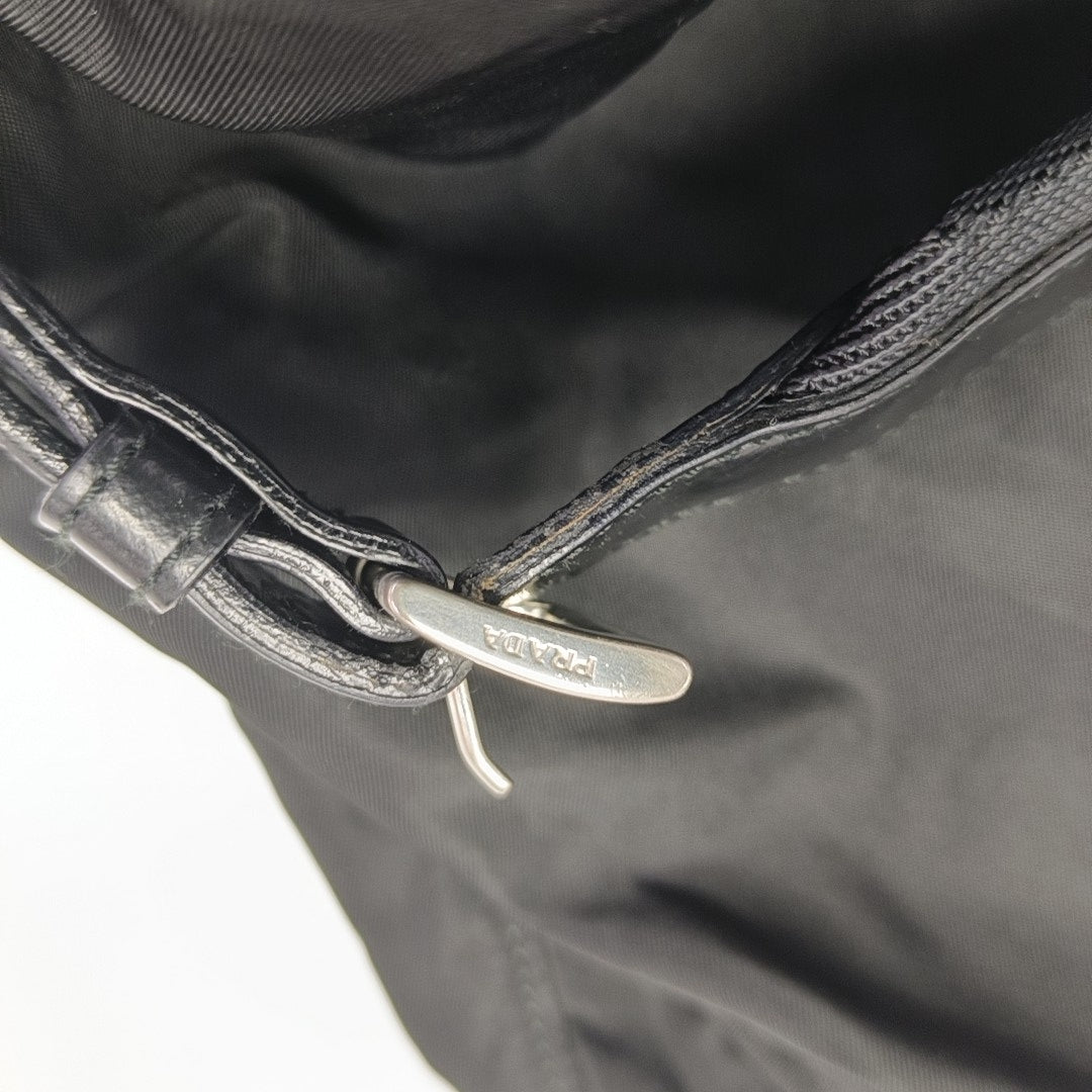 Vela Small Nylon Black