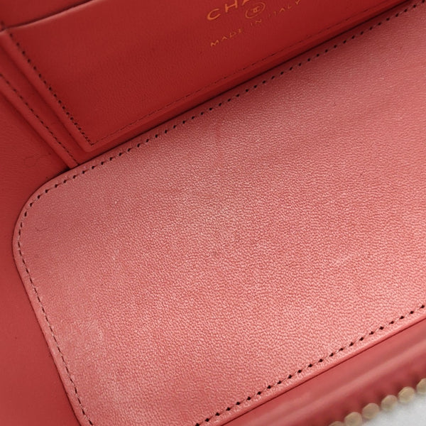 VANITY CASE Small Quilted Lambskin Pink