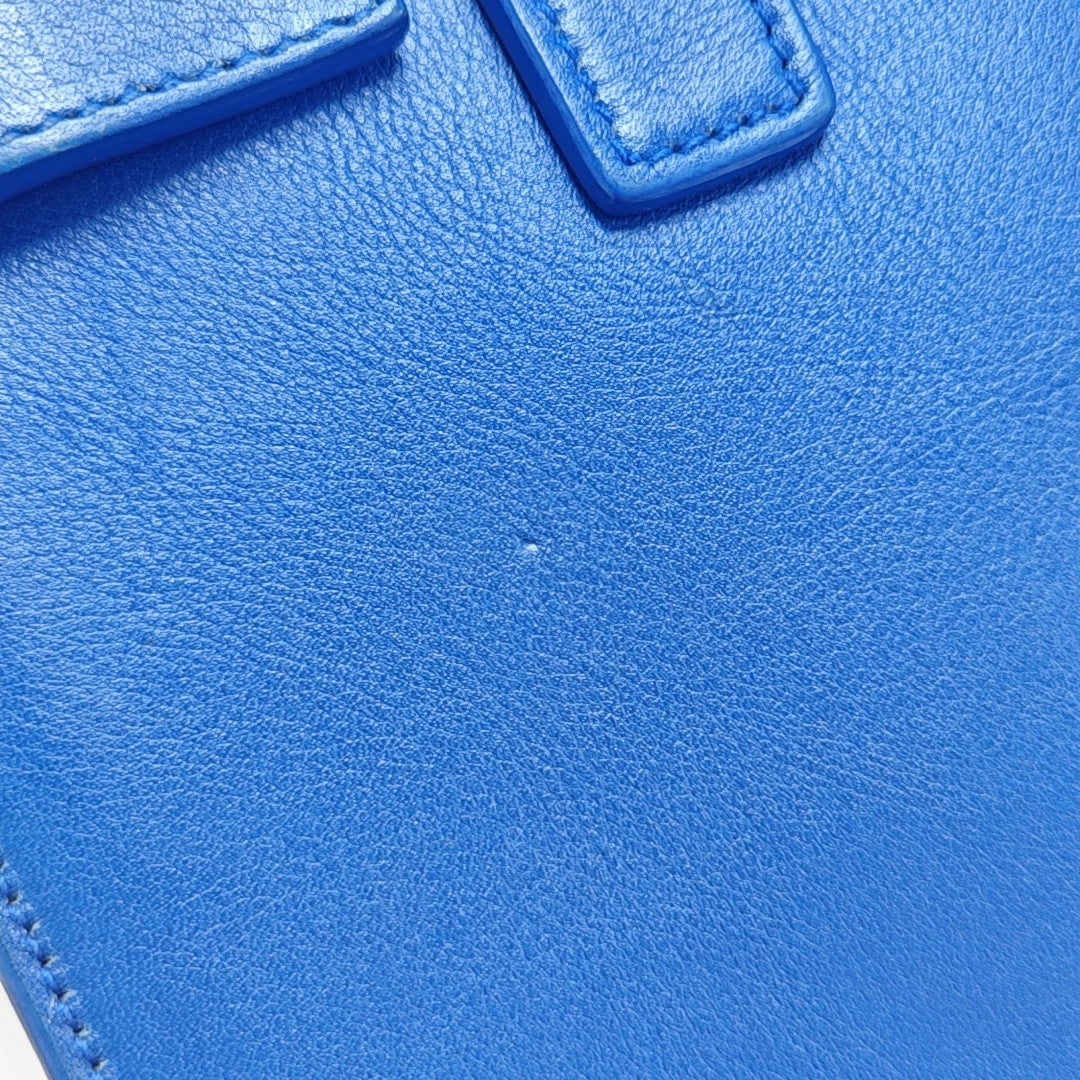 SAC DE JOUR Nano Calfskin Blue