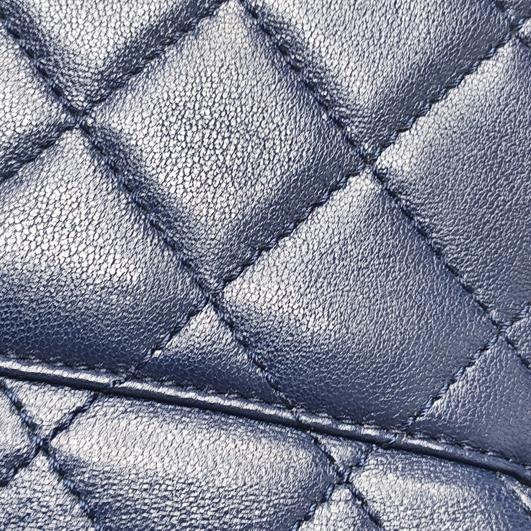 BEAUTY LOCK Quilted Lambskin Blue