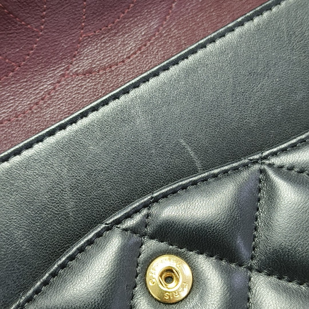 CLASSIC FLAP Jumbo Quilted Lambskin Black