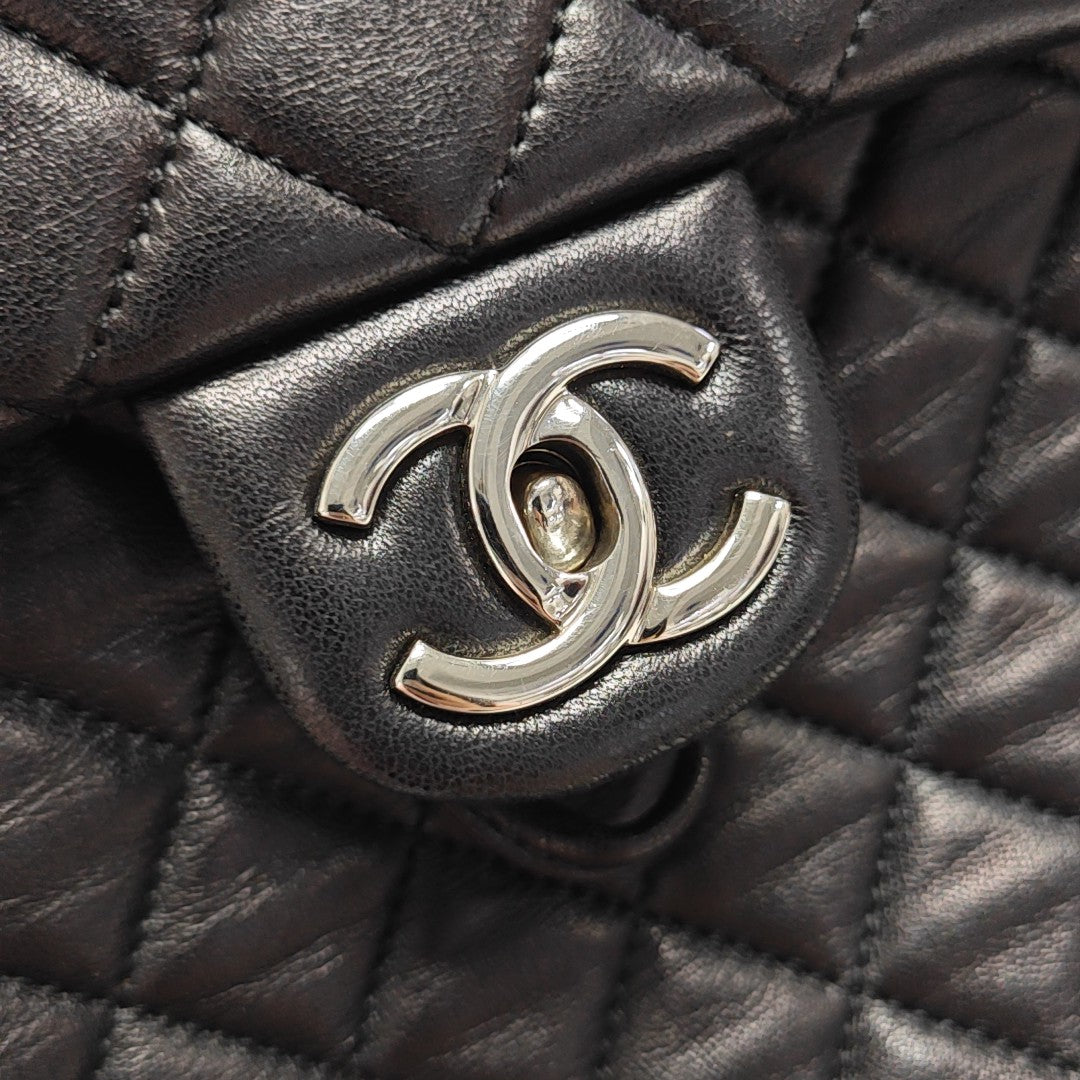URBAN SPIRIT Small Quilted Lambskin Black