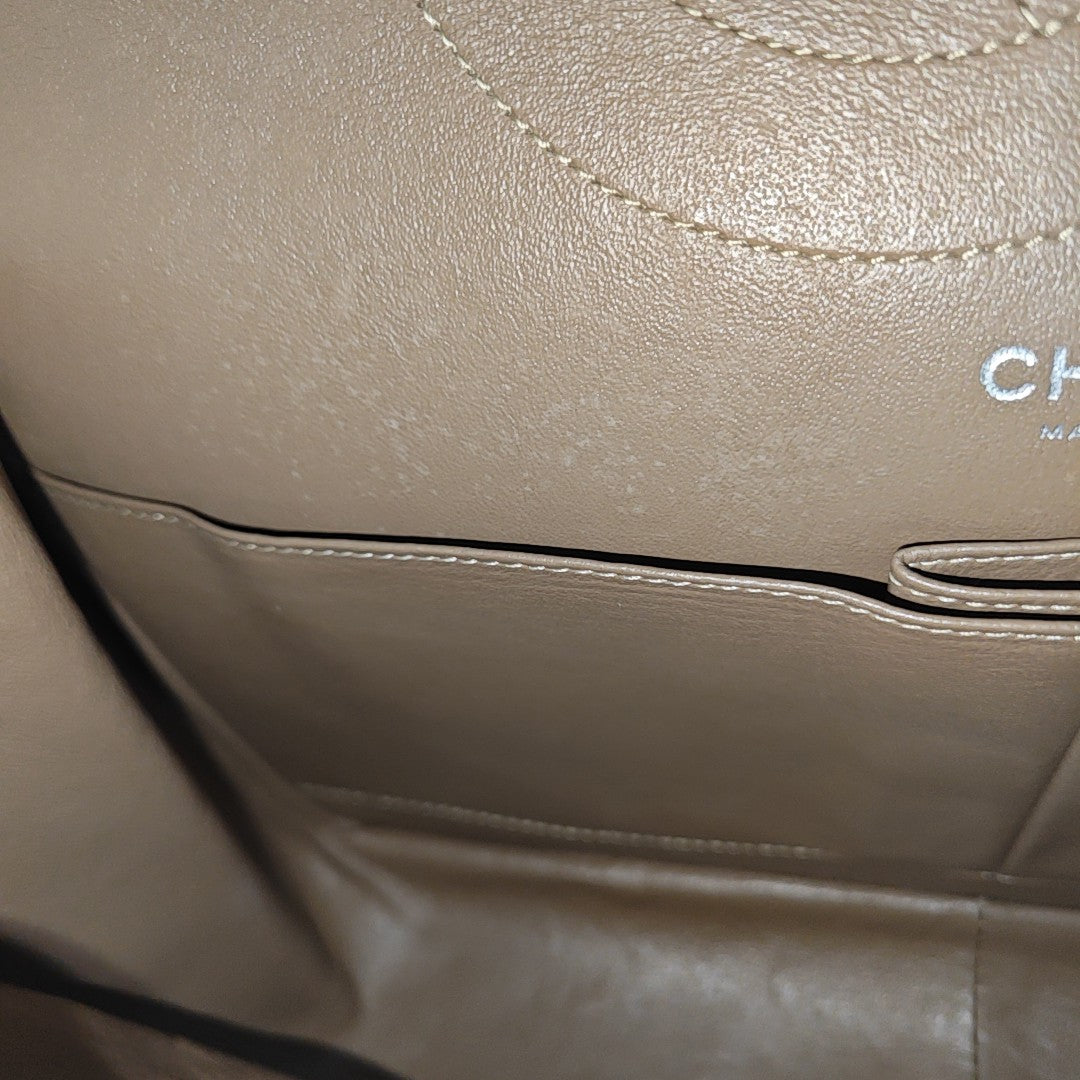 2.55 Maxi Quilted Calfskin Gold