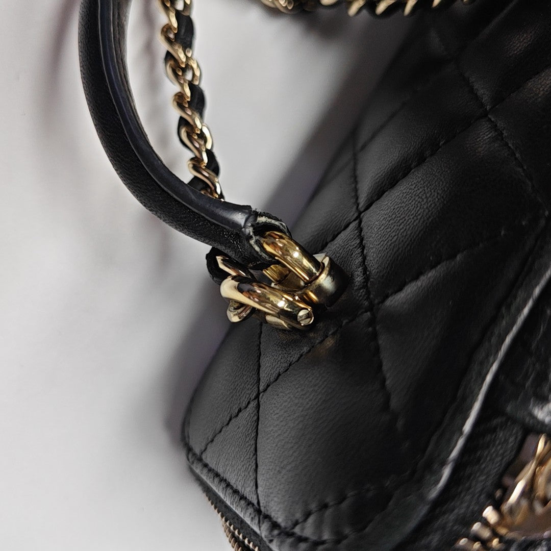 VANITY CASE Small Quilted Lambskin Black