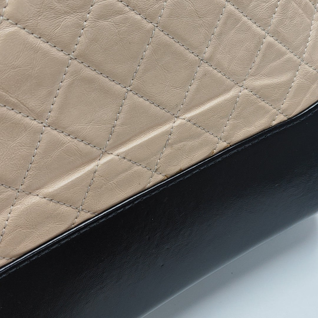 GABRIELLE Medium Quilted Calfskin Beige